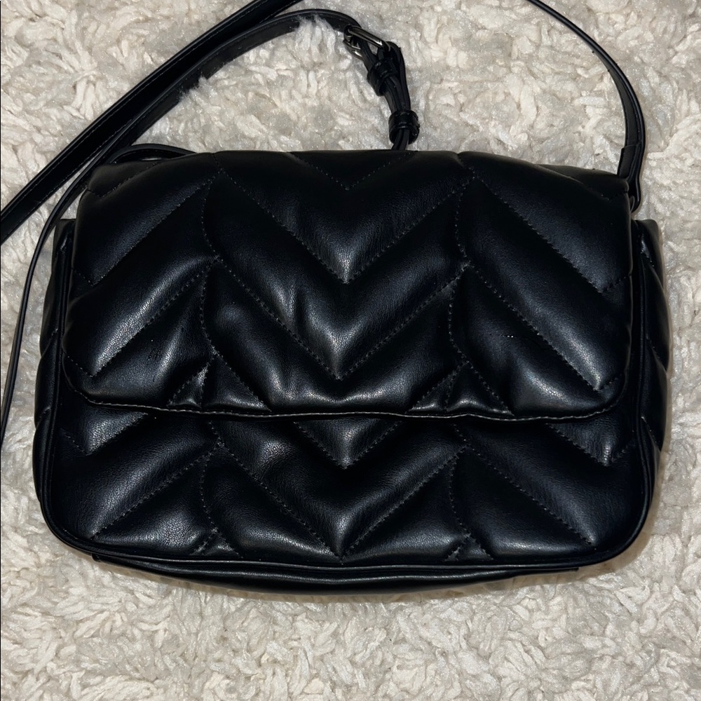 Simply Vera Vera Wang Black Quilted Crossbody Bag